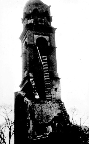Bild: Turm der Gelsenkirchener Synagoge, nach der Brandstiftung