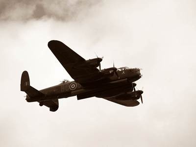 Avro Lancaster lost over Gelsenkirchen, hit by Flak