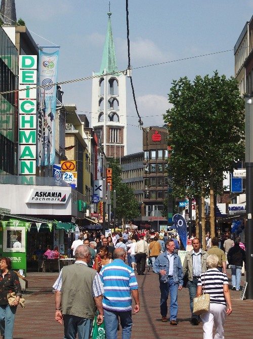 Die Bahnhofstraße 2006