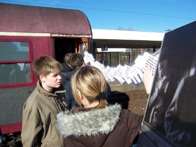 Children of Gelsenkirchen today, reading thoughtfully ...