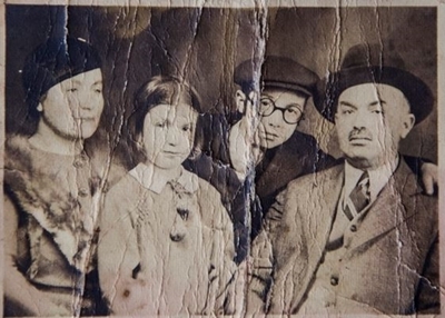 Gabriella (Gitta) Schwartz Heilbraun im Kreis ihrer Familie, Mitte der 1930er Jahre