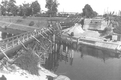 Notbrcke ber den Teltow-Kanal