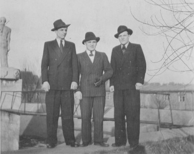 Abb.: Der Bergmann im Feuerlschteich, errichtet von Zwangsarbeitern bzw. Kriegsgefangenen