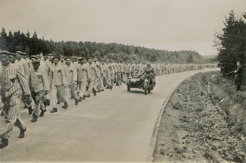 Unter den gefangenen Menschen, die auf den Todesmarsch von Buchenwald gezwungen wurden, befand sich auch der aus Gelsenkirchen-Horst stammende Hermann Neudorf